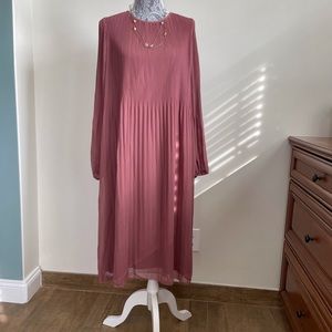 Beautiful midi dress bought at Aritzia